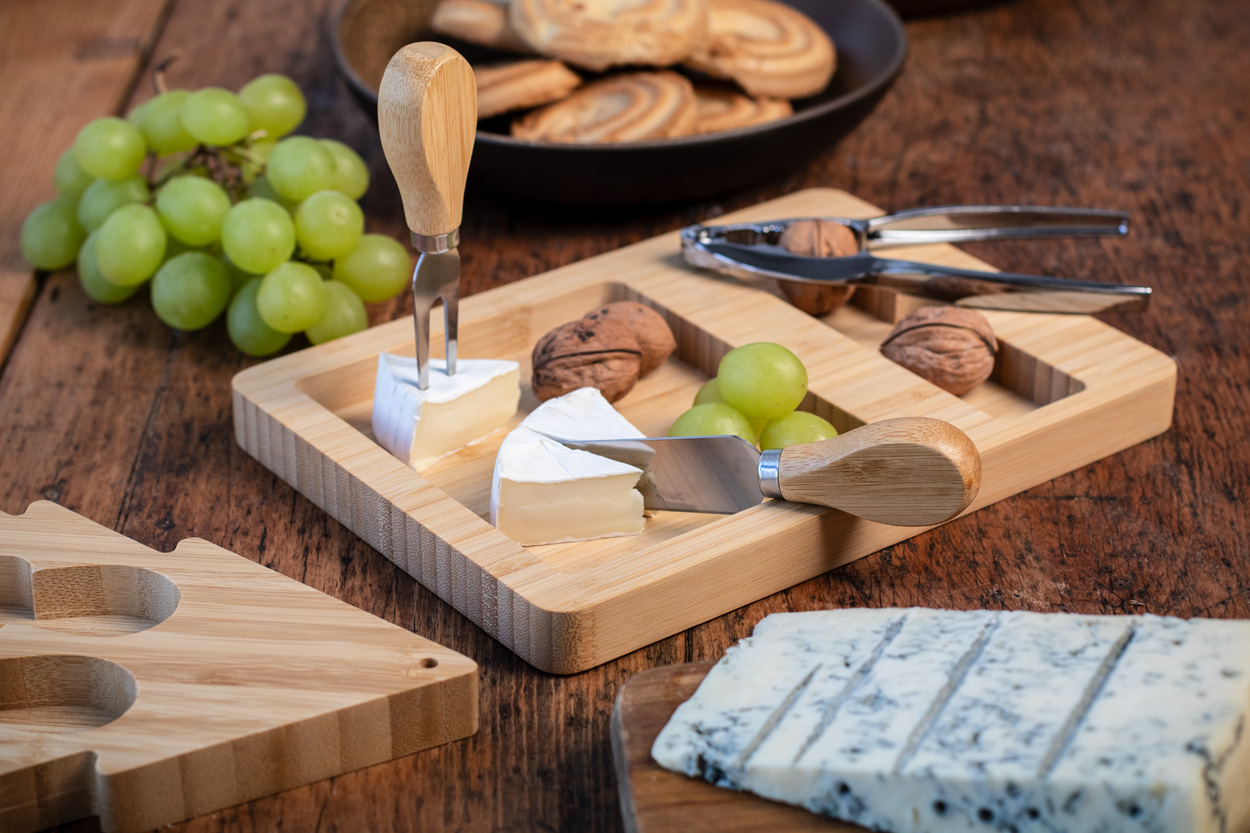 Weihnachtliches Käsemesserset Jarlsberg