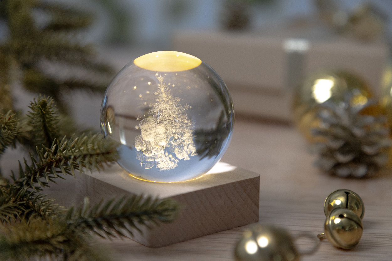 Leuchtkugel mit Weihnachtsmotiv Borealis