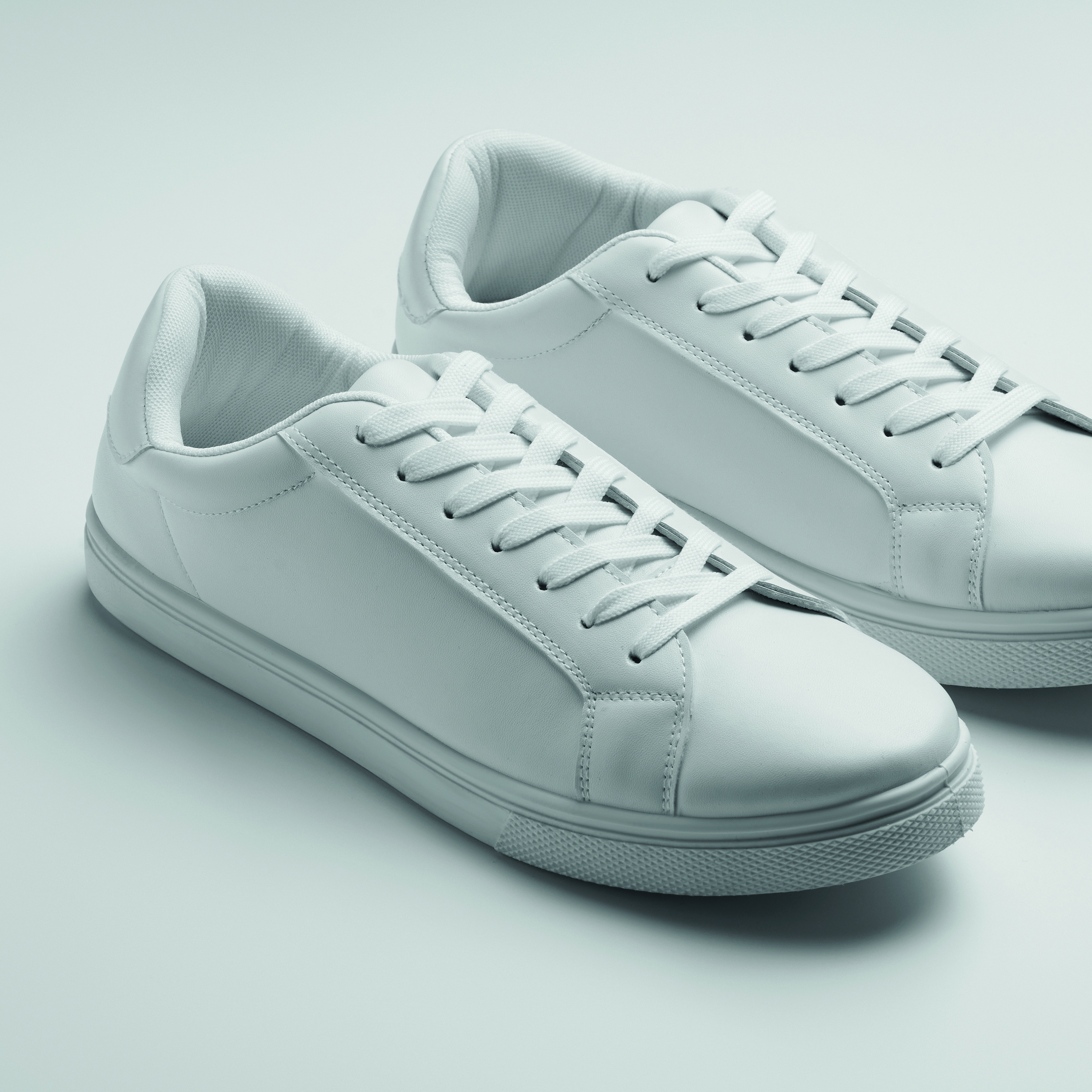 Sneakers aus PU Gr. 42 BLANCOS