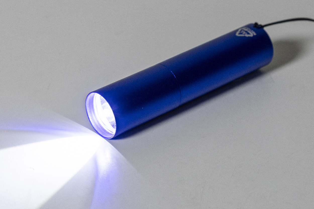 Wiederaufladbare Taschenlampe aus recyceltem Aluminium Chargelight Tone