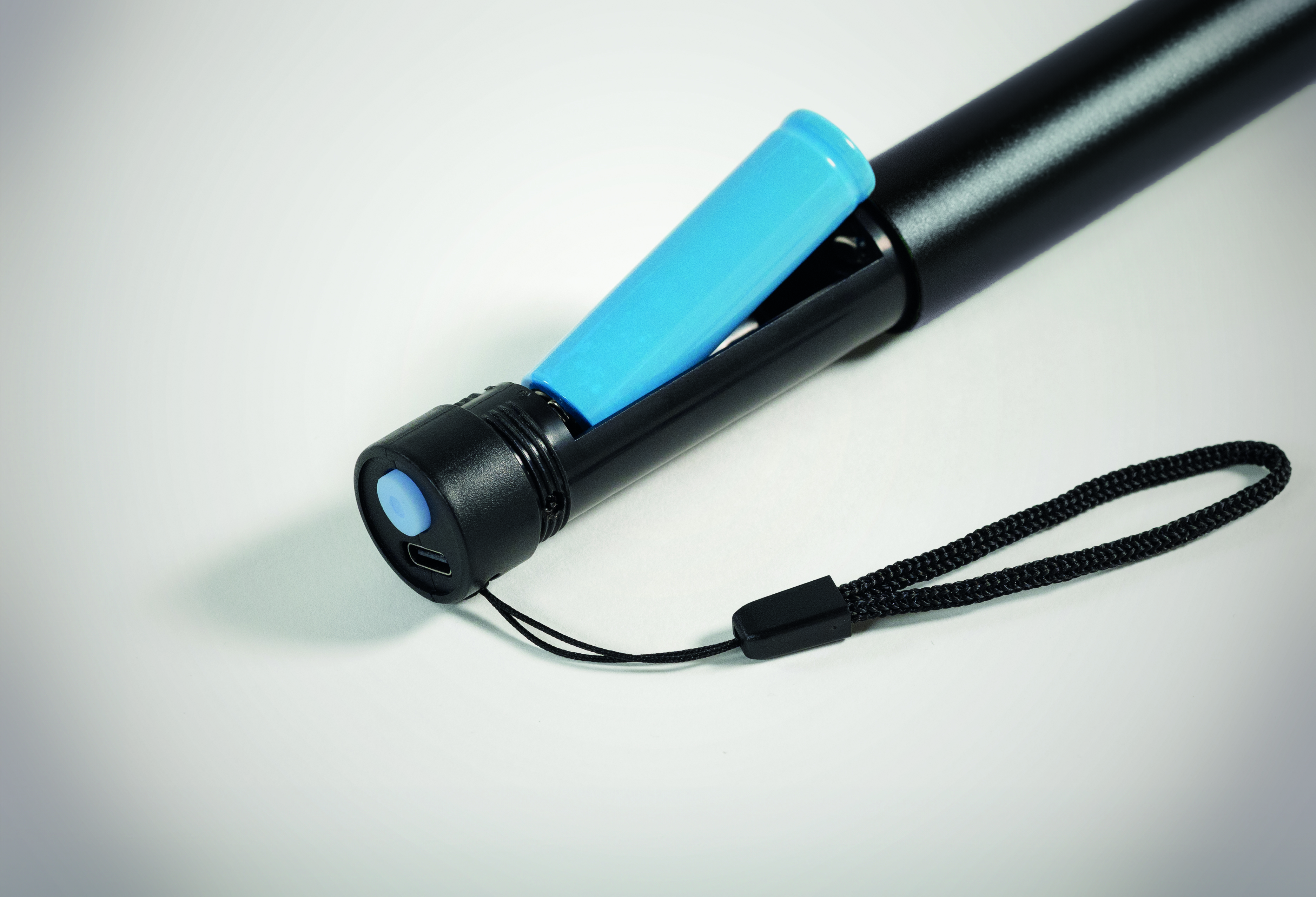 Wiederaufladbare Taschenlampe LUMEZO