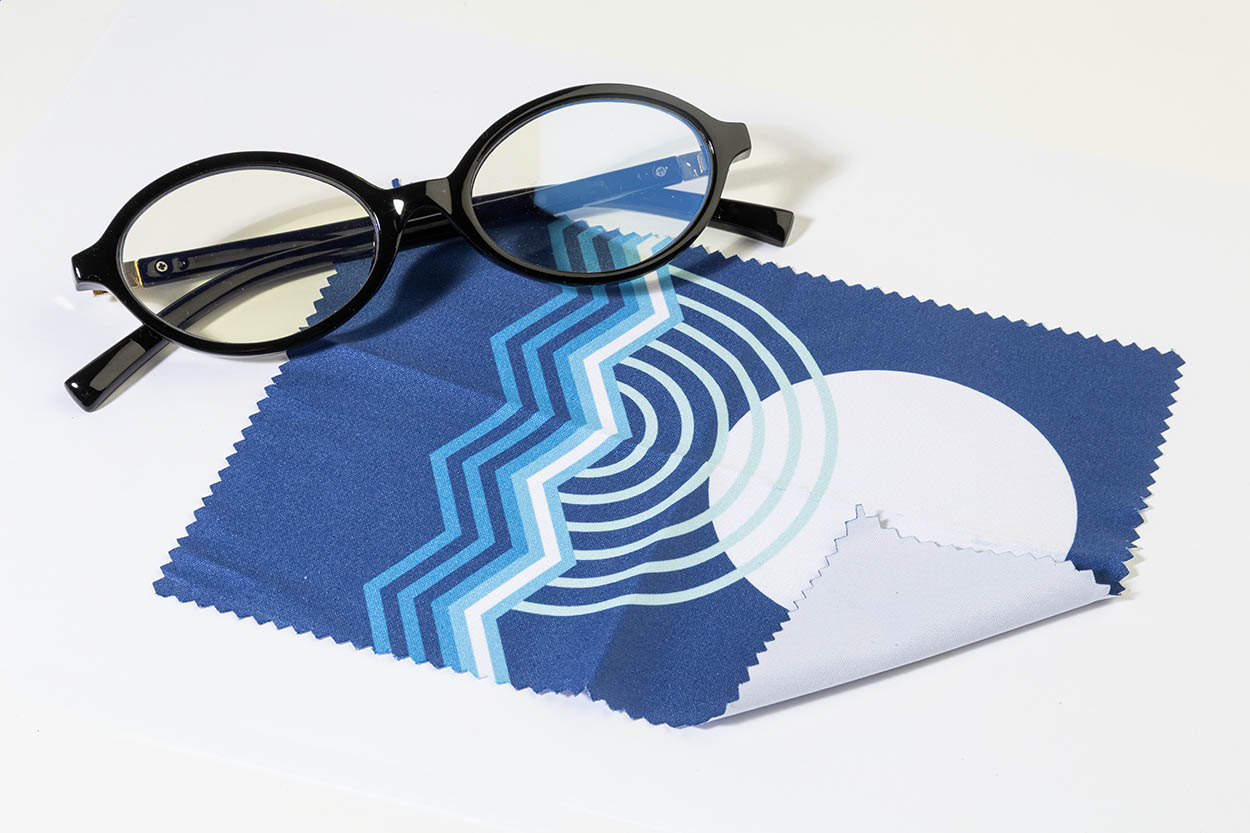 Individuelles Reinigungstuch Dioptry Gift Kraft