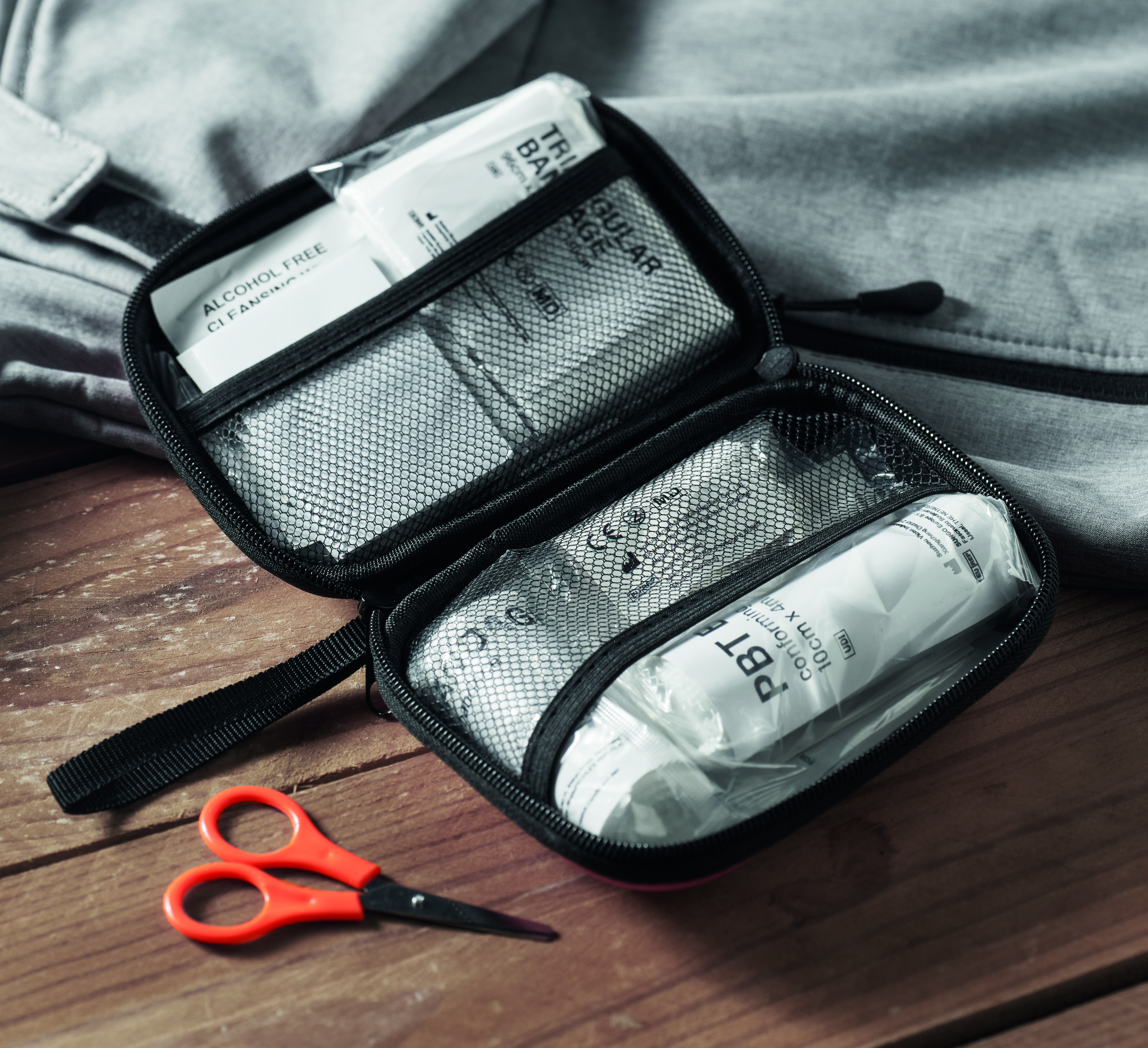 Erste-Hilfe-Set CARETWO