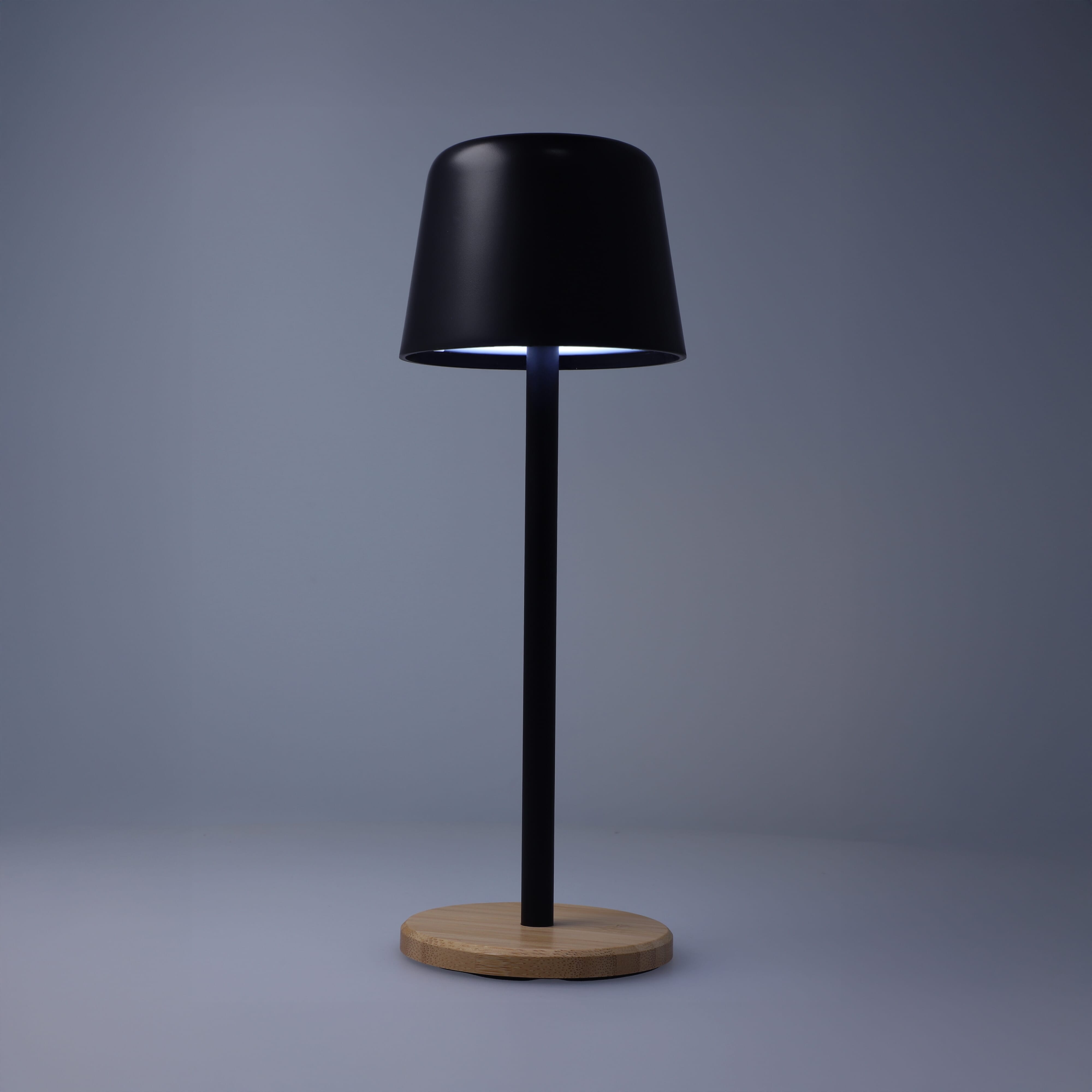 Solis Dimmbare Tischlampe mit Bambusfuß