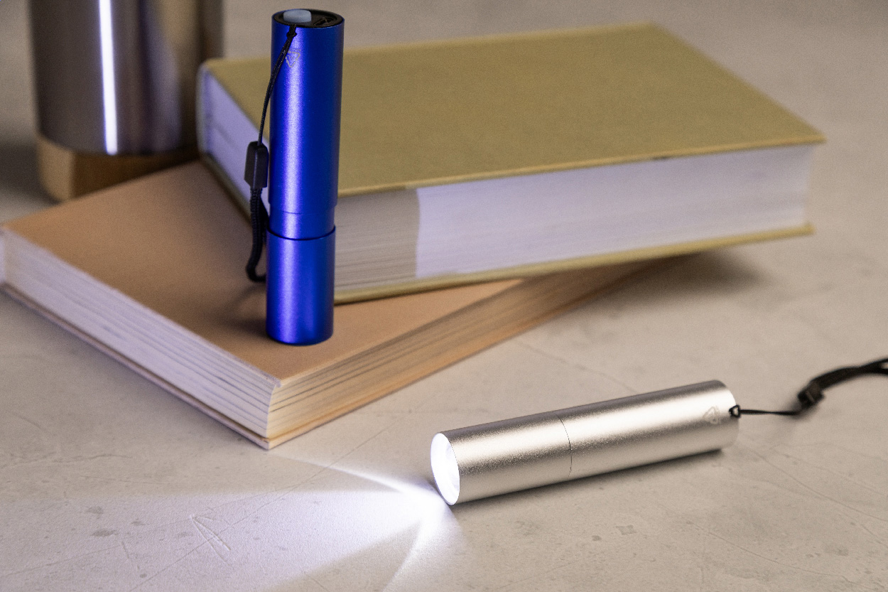 Wiederaufladbare Taschenlampe aus recyceltem Aluminium Chargelight Tone