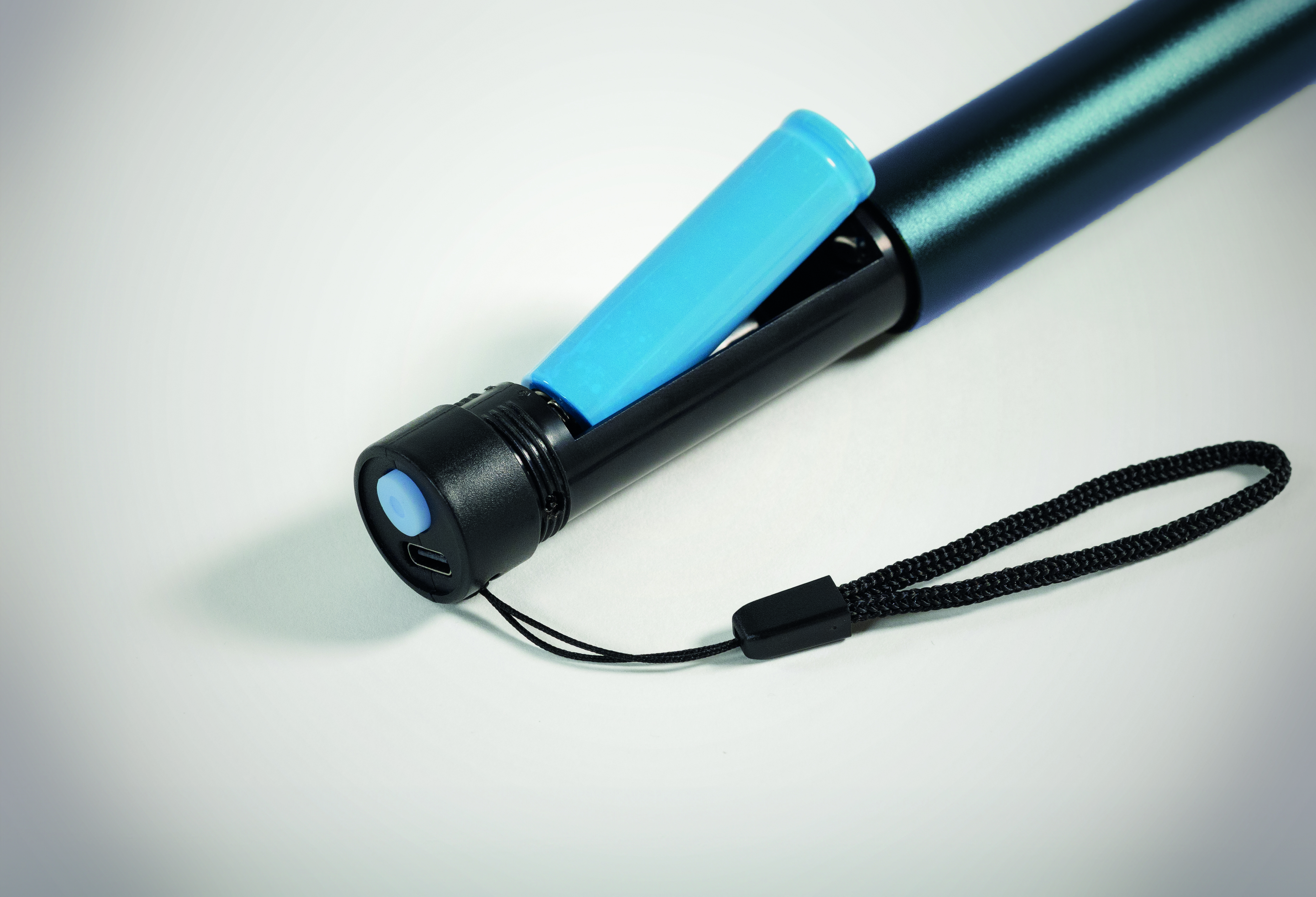 Wiederaufladbare Taschenlampe LUMEZO
