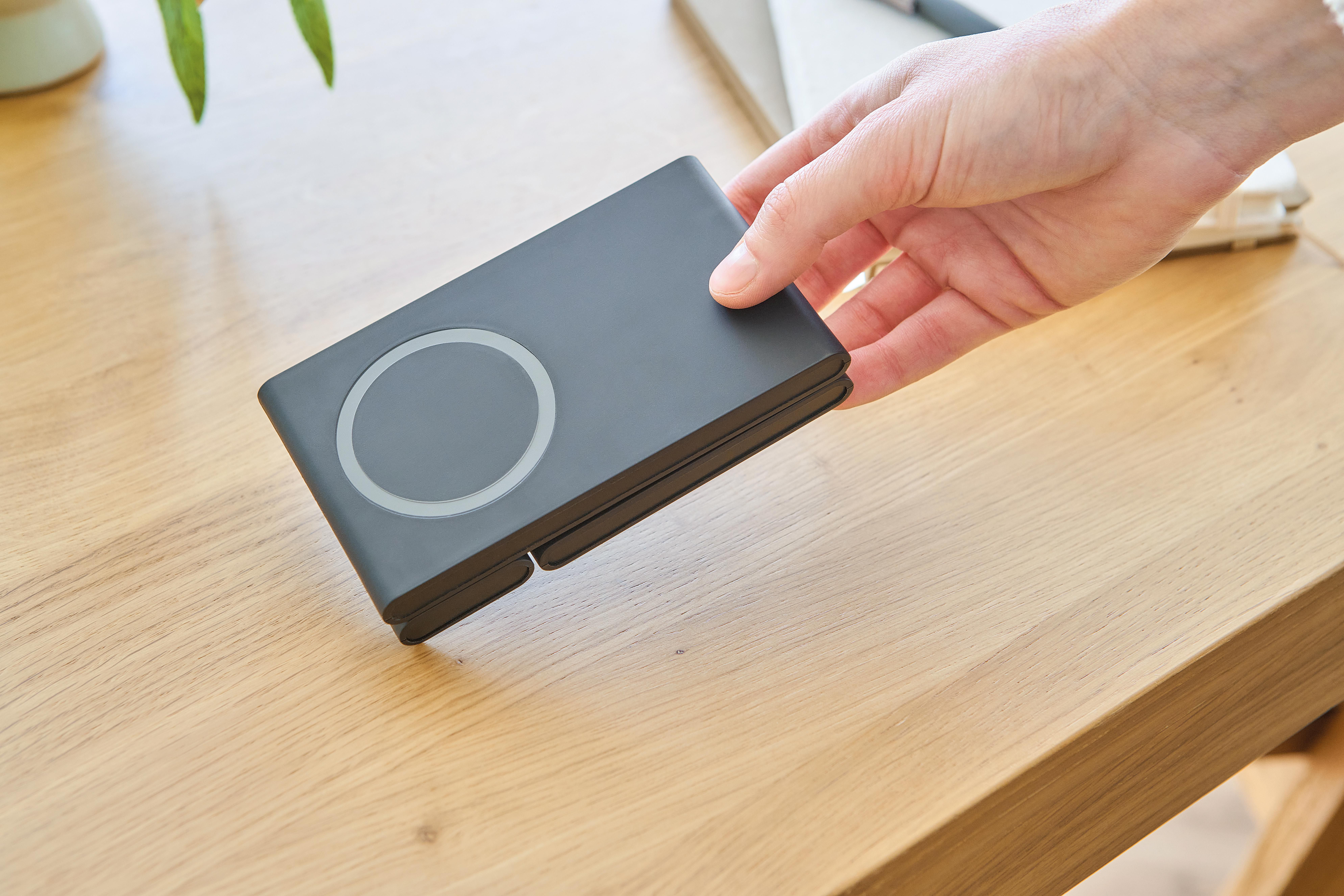 Recyceltes ABS 3-in-1 magnetisches kabelloses Ladegerät Valerio