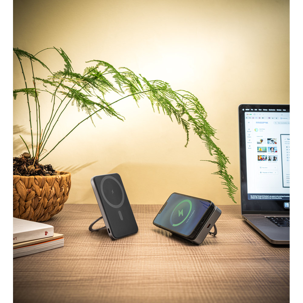 WARSHEL 10 Magnetische Powerbank mit 10.000 mAh und superschnellem kabellosem Ladegerät (15 W) aus recyceltem ABS (100% rABS) mit Ständer