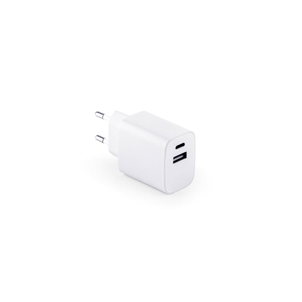 WEGENER Ladegerät mit USB-A Anschluss 18W und USB-C 20W in Recyceltes ABS (100% rABS)